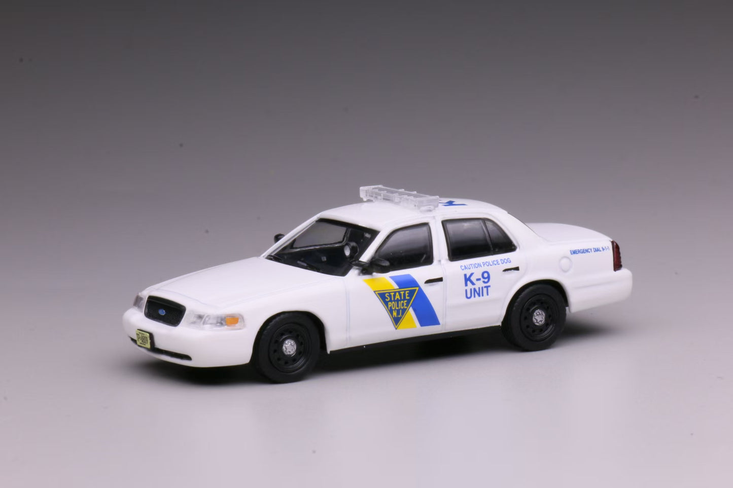 [Pre-order] 596 1:64 Ford CV Crown Victoria New Jersey State Police (N.J)