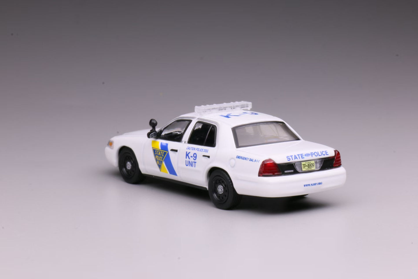 [Pre-order] 596 1:64 Ford CV Crown Victoria New Jersey State Police (N.J)