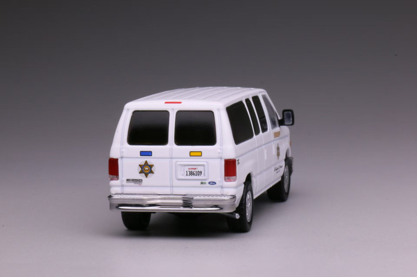 596 1:64 E-series Van E350 Los Angeles County Sheriff LASD Diecast