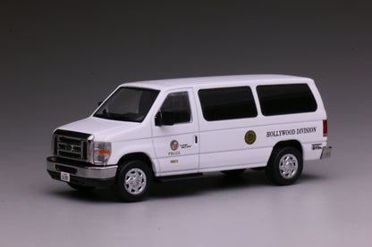 596 1:64 E-Series Van E350 Los Angeles Hollywood Diecast