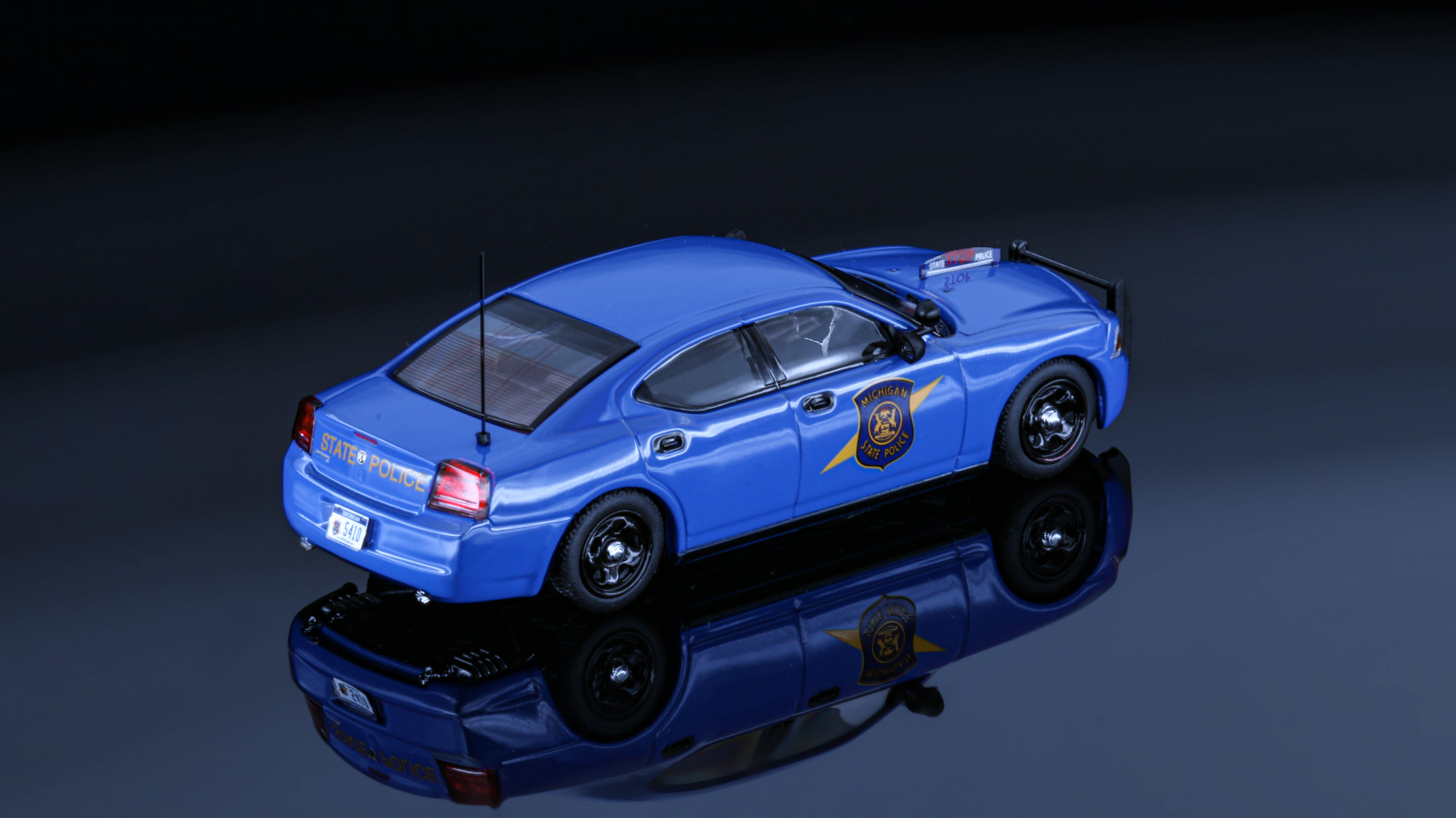Rollin 1:64 Michigan State Ford Crown Victoria / 08 Dodge Charger