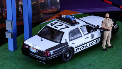 Rollin X GPsheriff IMxpo Exclusive 1:64 Crown Victoria Las Vegas Metropolitan Police Department (LVMPD)  with Diorama and Figure