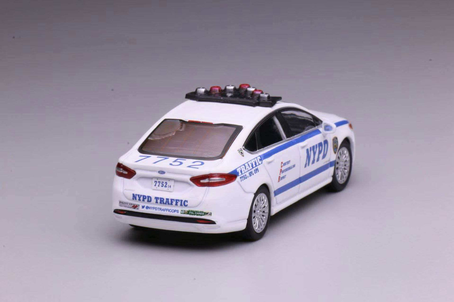 596 1:64 Ford Fusion New York Police Department Traffic