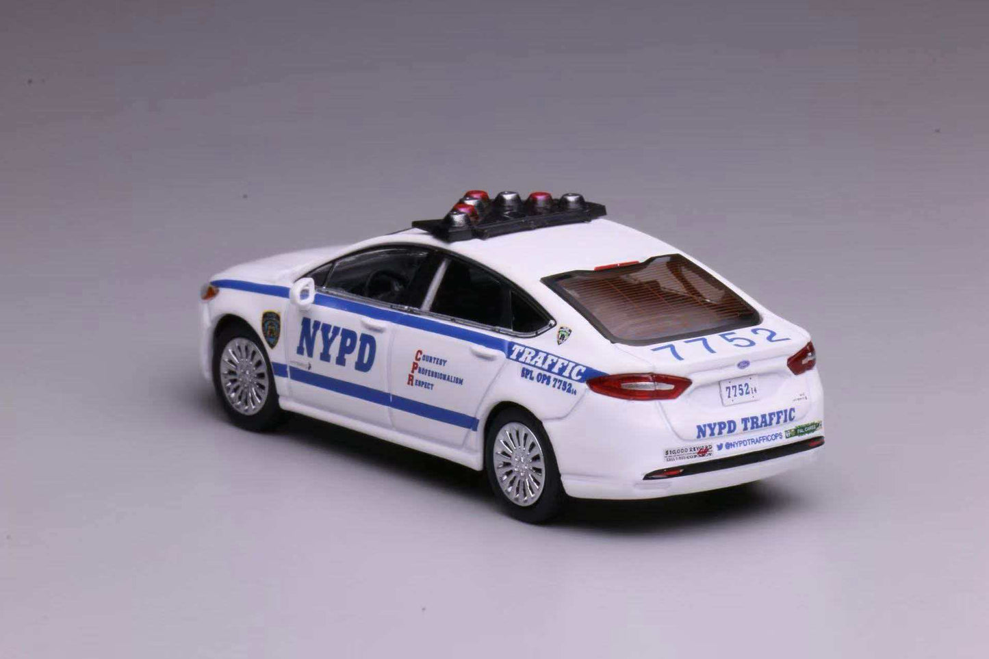 596 1:64 Ford Fusion New York Police Department Traffic