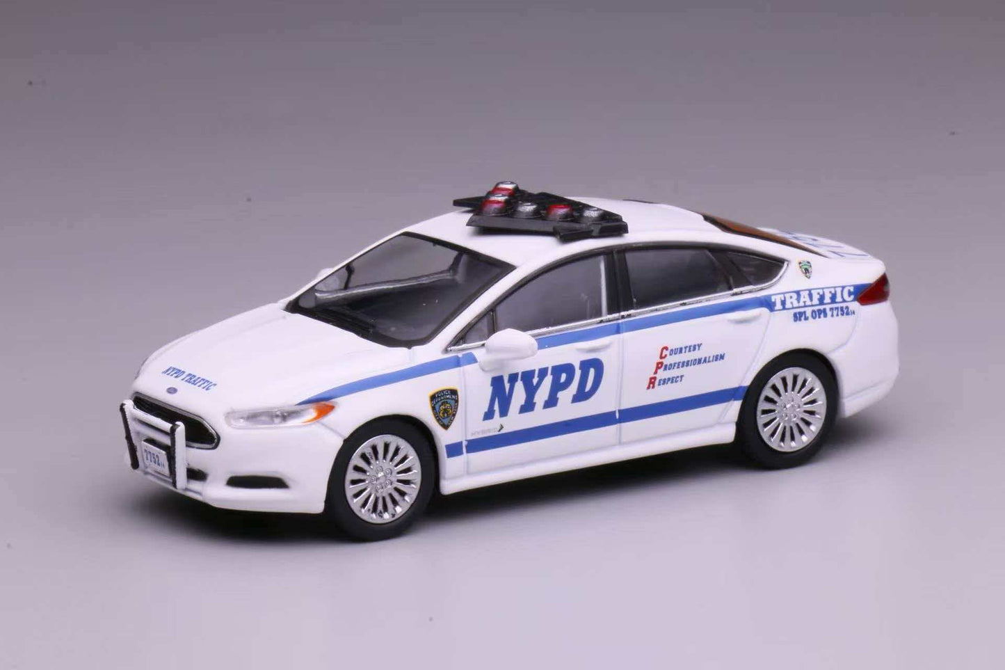 596 1:64 Ford Fusion New York Police Department Traffic