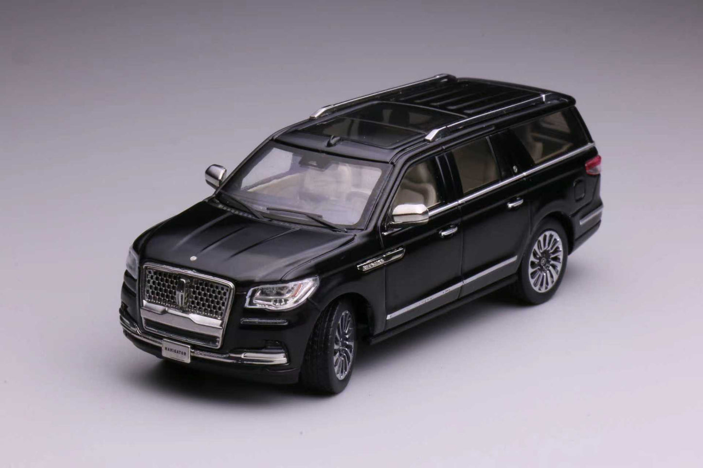 [Pre-order March] WTX 1:64 Lincoln Navigator Diecast Black
