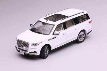 [Pre-order March] WTX 1:64 Lincoln Navigator Diecast White