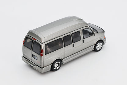 [Pre-order] Shadow 1/64 GMC SAVANA Explorer Sliver