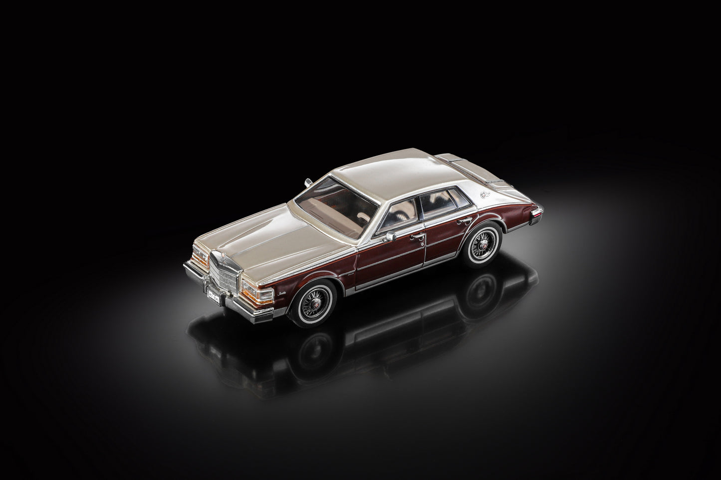 [Pre-order July] Turning crush 1:64 1985 Cadillac Seville