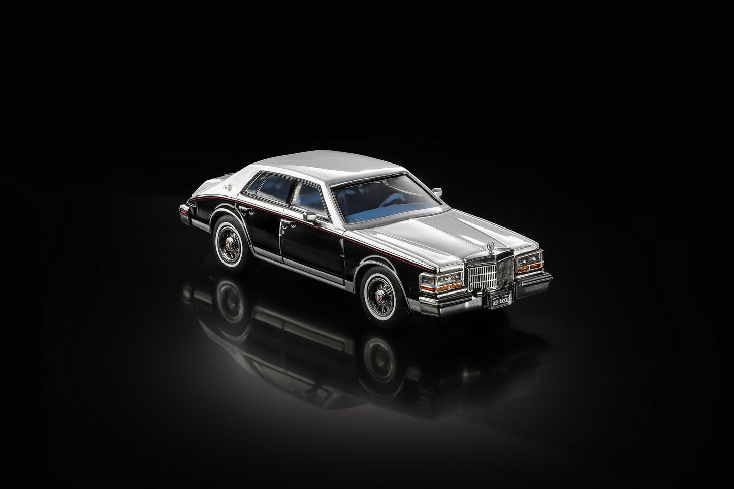 [Pre-order July] Turning crush 1:64 1985 Cadillac Seville