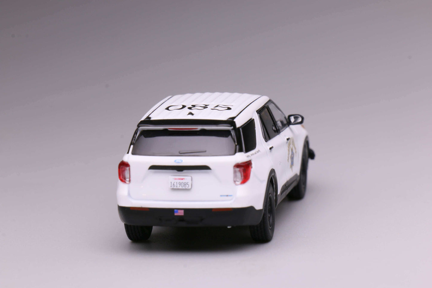 [Pre-order] 596 1:64 2020 Explorer Police Interceptor California Highway Patrol CHP White