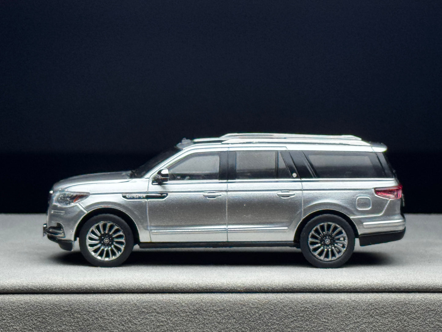 [Pre-order] WTX 1:64 Navigator Diecast Silver