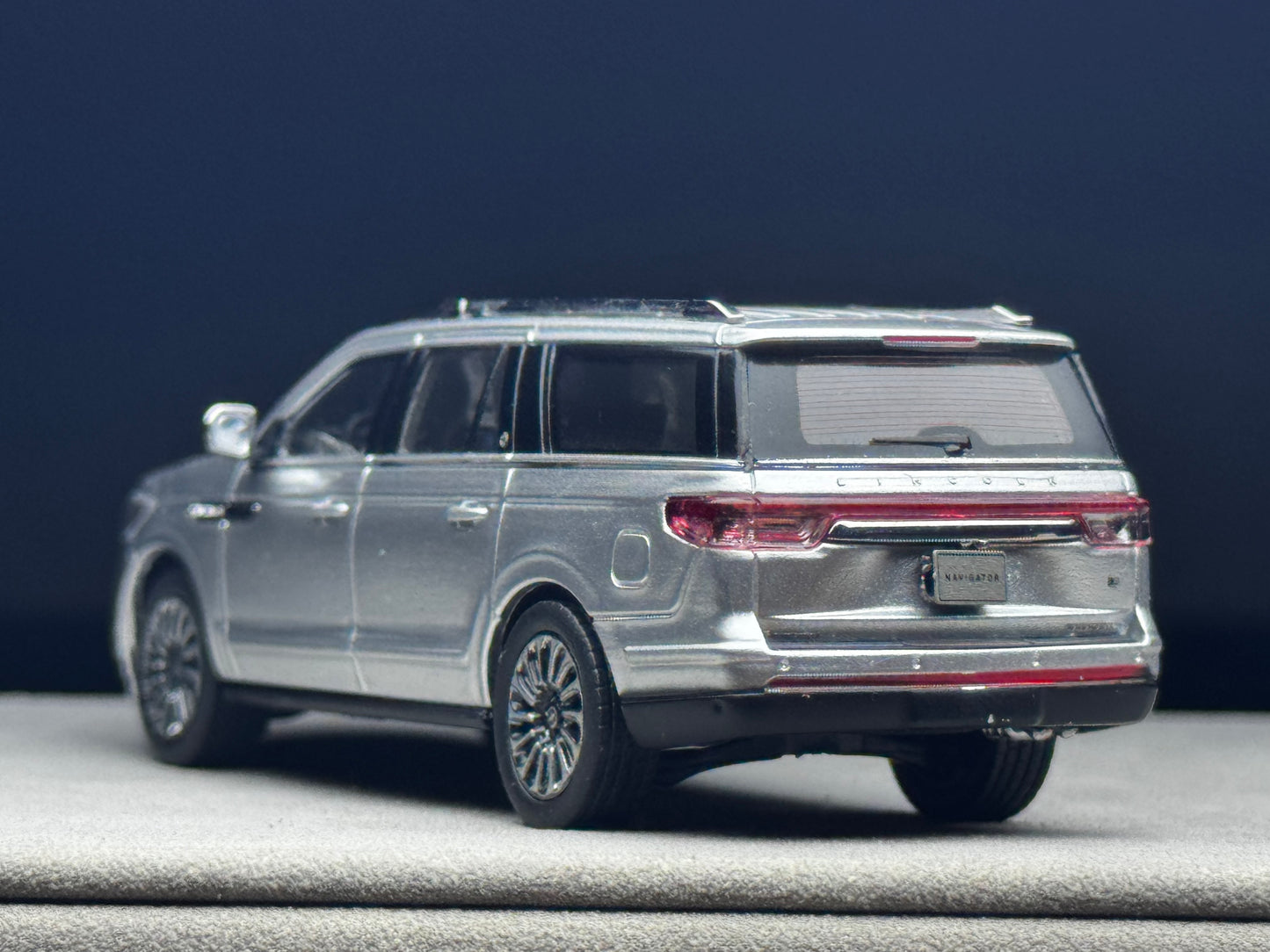 [Pre-order] WTX 1:64 Navigator Diecast Silver
