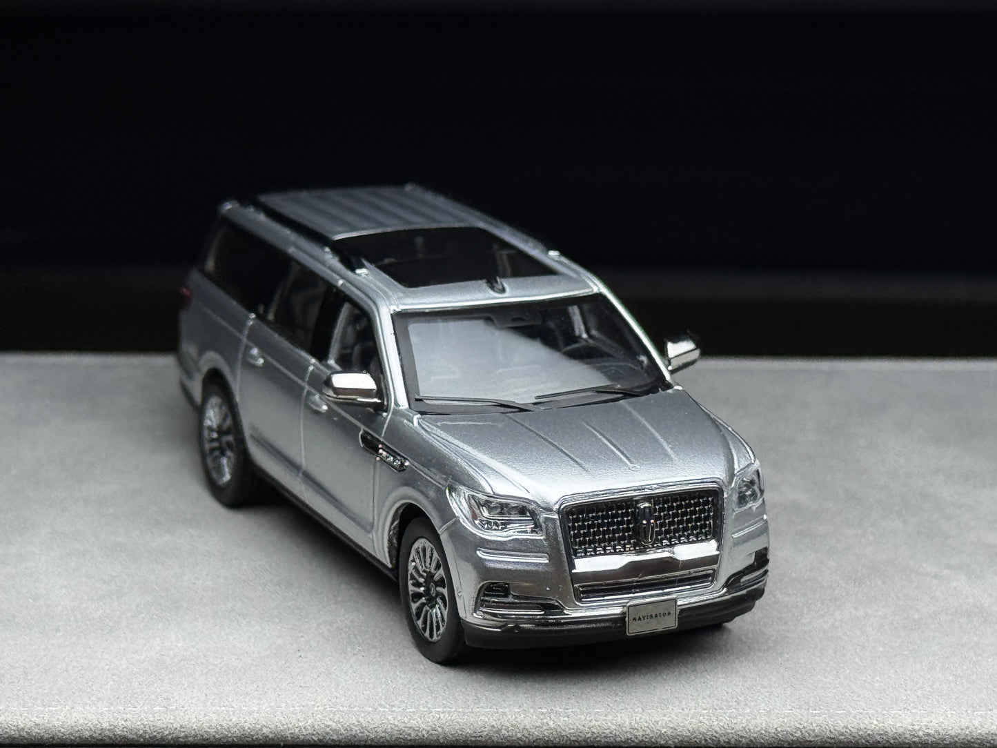 [Pre-order] WTX 1:64 Navigator Diecast Silver