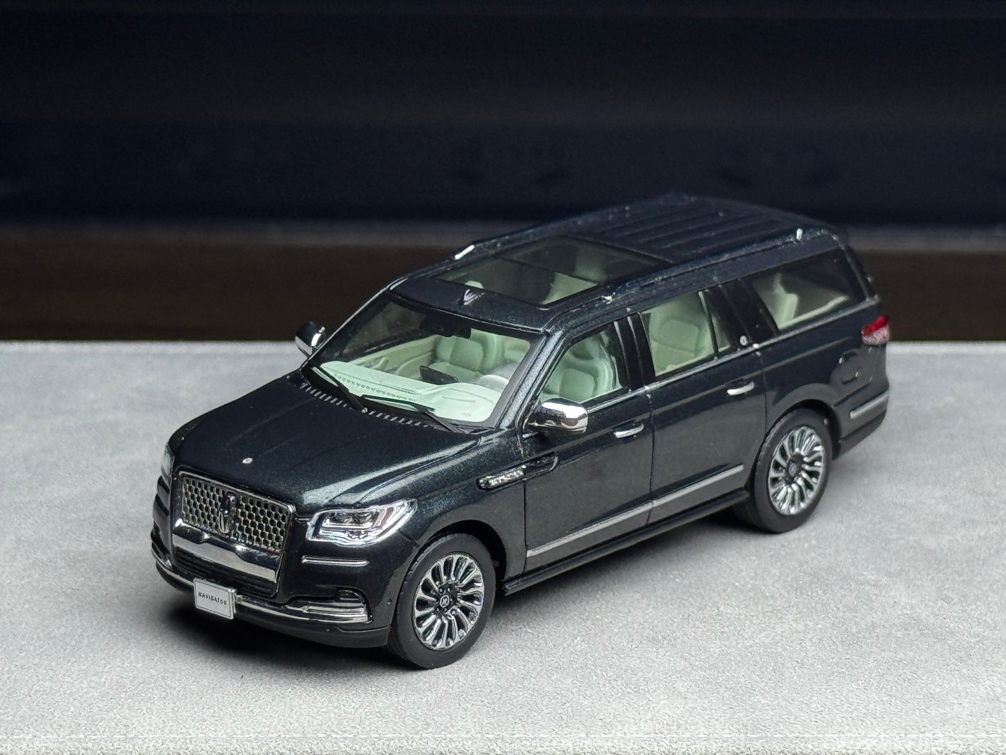 [Pre-order] WTX 1:64 Navigator Diecast Dark Geen