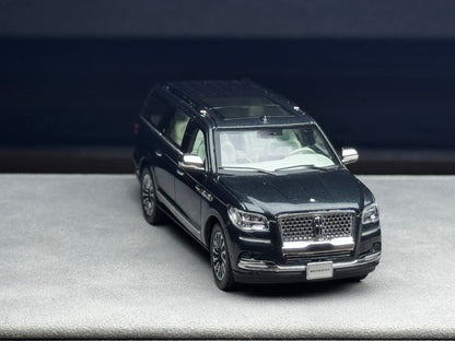 [Pre-order] WTX 1:64 Navigator Diecast Dark Geen