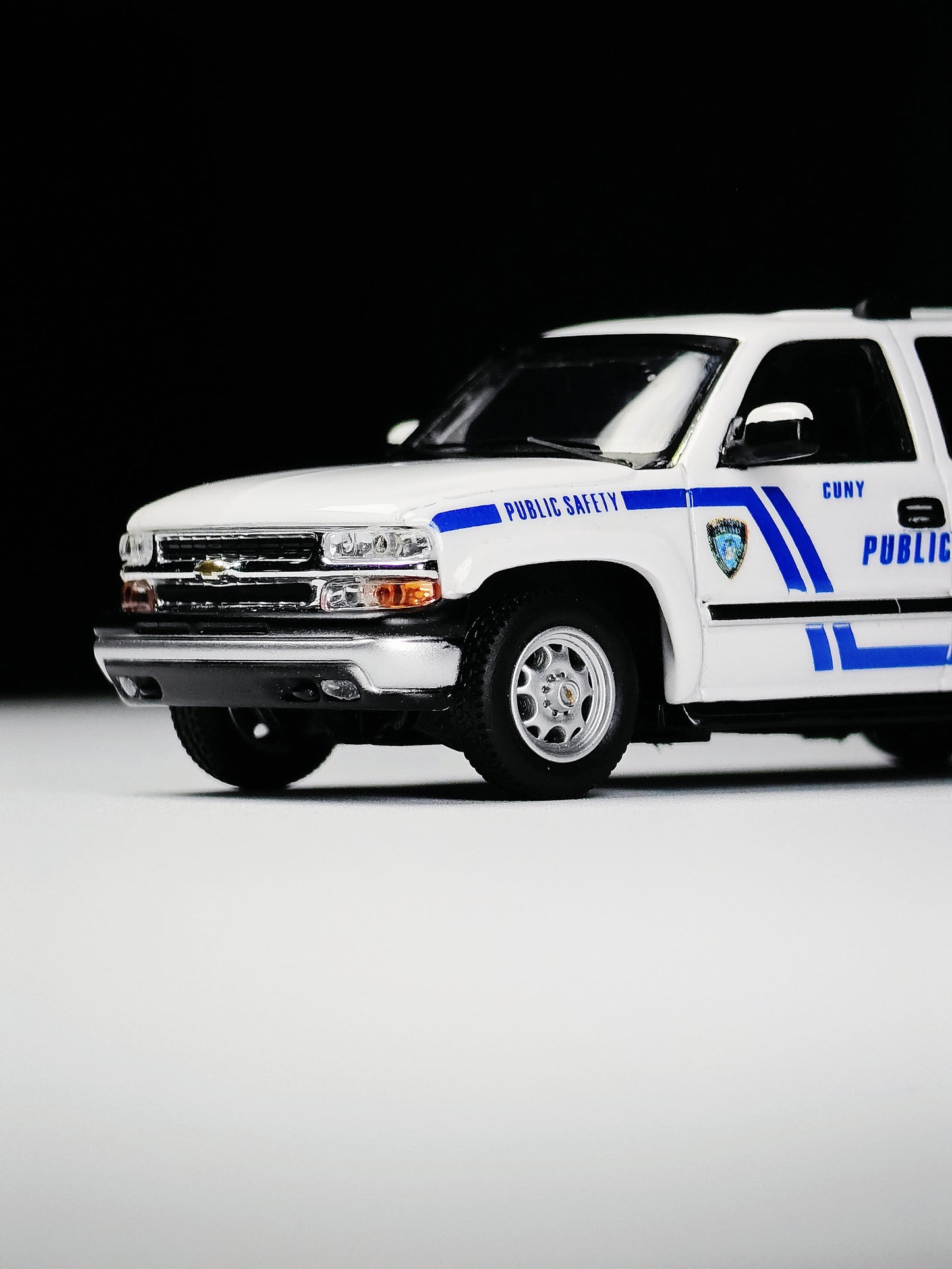 [Pre-order] MK Miniatures 1:64 Suburban White CUNY Public Safety