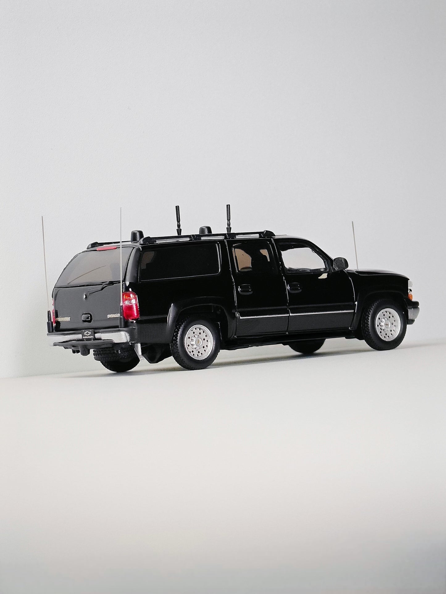 [Pre-order] MK Miniatures 1:64 Suburban Black Signal Jammer Version