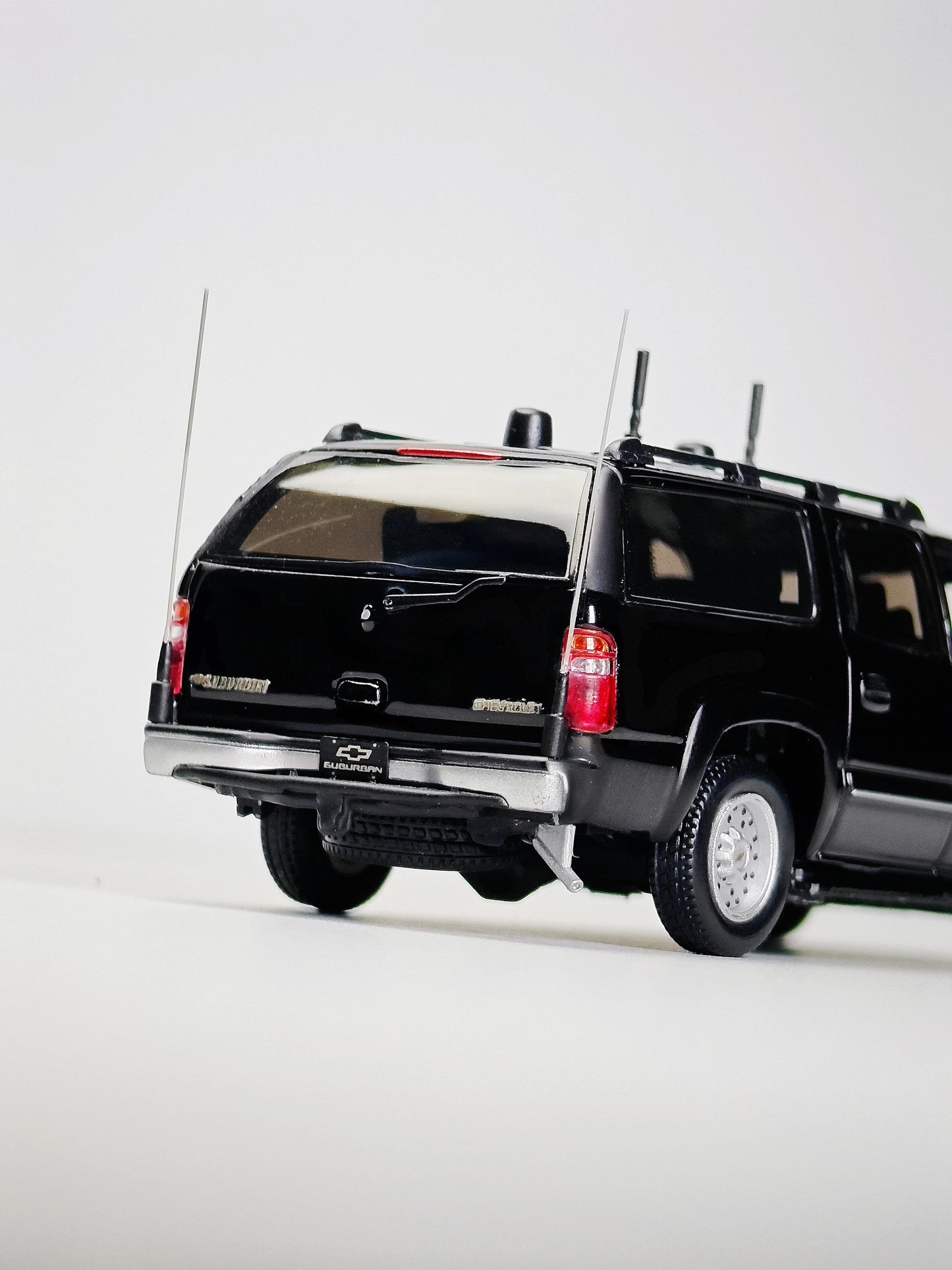 [Pre-order] MK Miniatures 1:64 Suburban Black Signal Jammer Version