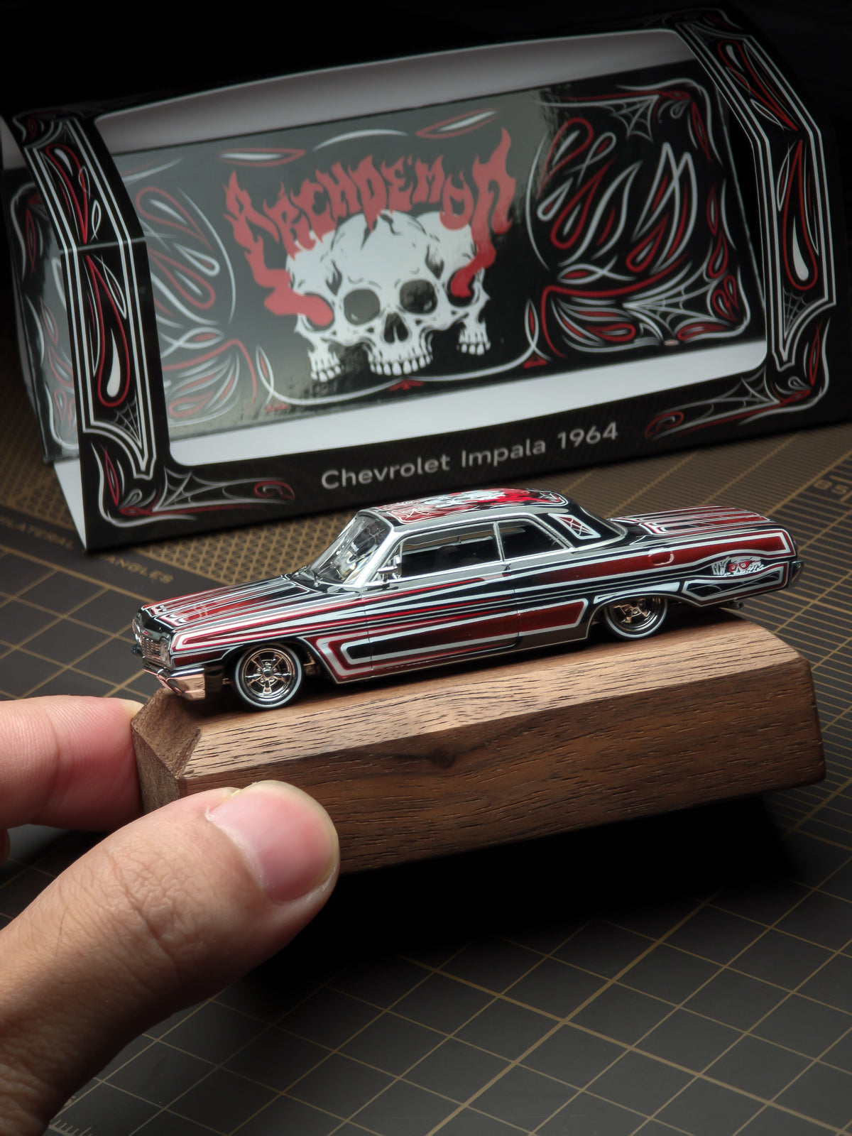 [Pre-order] 97 M 1:64 1964 Impala SS Lowrider Black Skull-Deco