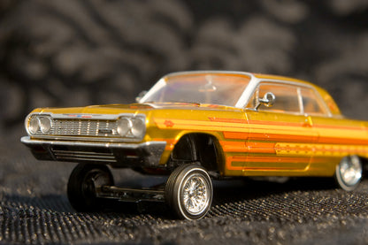 [Pre-order] 97 M APAxpo Exclusive 1:64 1964 Impala SS Lowrider Gold