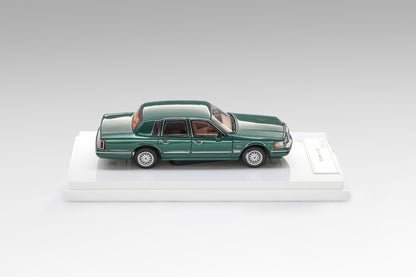 [Pre-order] MK Miniatures 1993 Town car Green