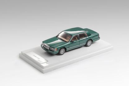[Pre-order] MK Miniatures 1993 Town car Green