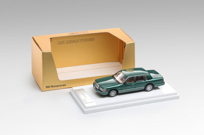 [Pre-order] MK Miniatures 1993 Town car Green