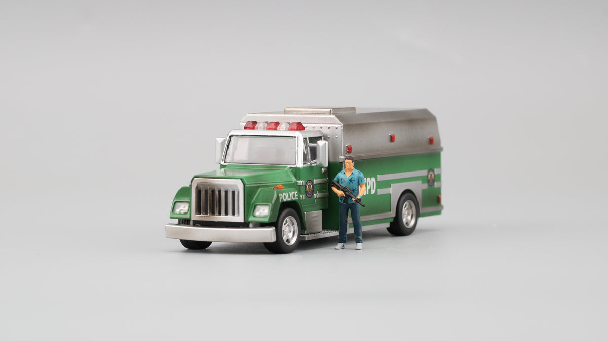 [Pre-order November] Perka 1/64 Vice City Diecast Model Car Explosion-proof Truck With 1 figure