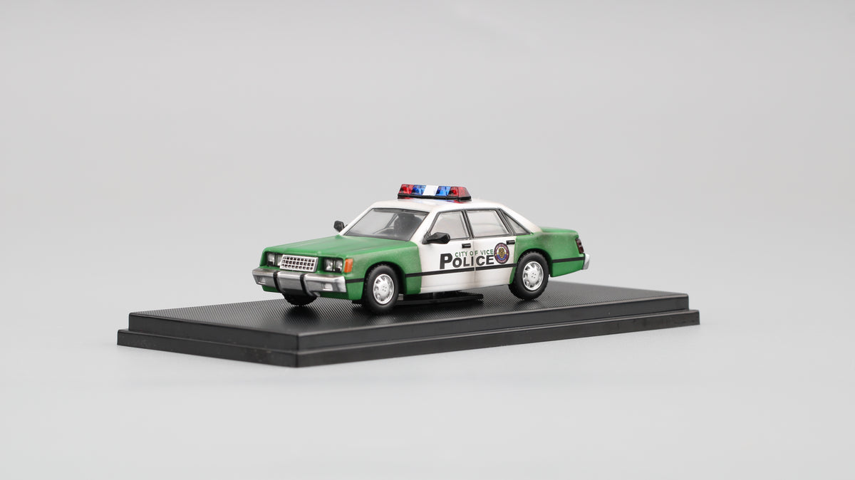 [Pre-order November] Perka 1/64 Vice City Diecast Model car Police Car With 1 figure