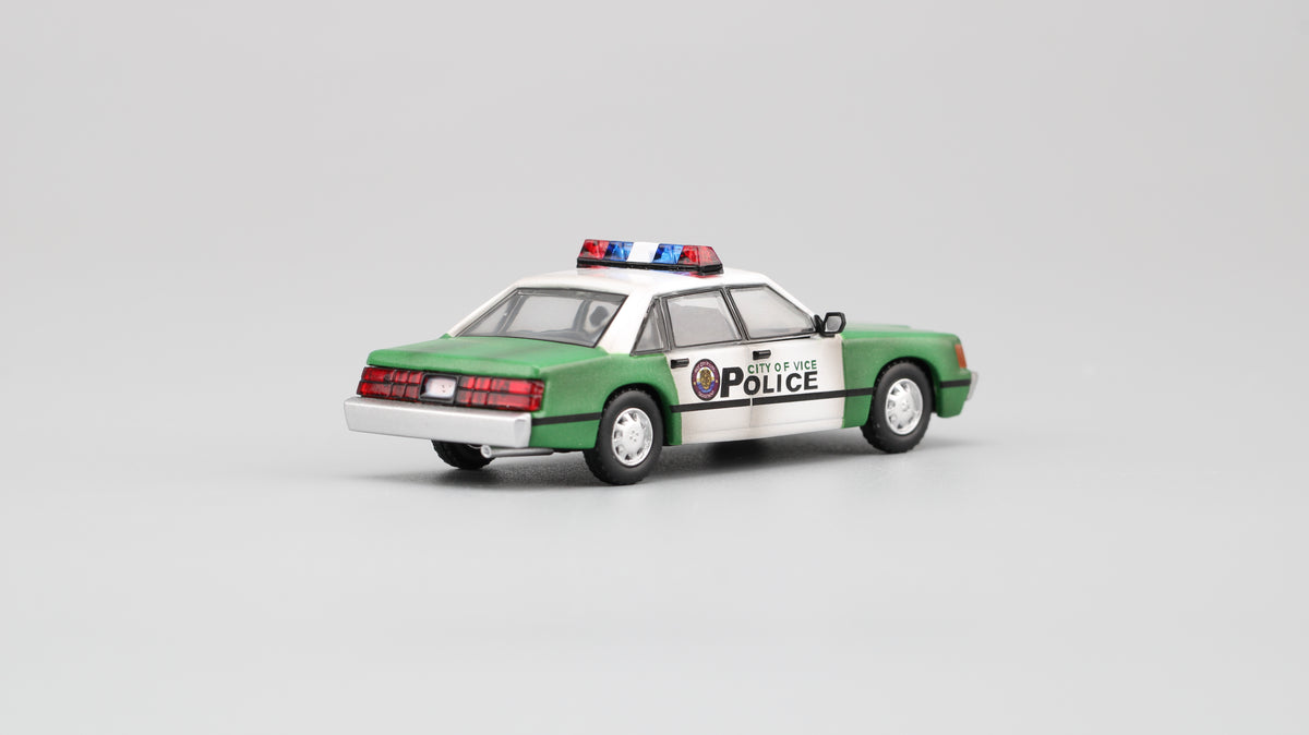 [Pre-order November] Perka 1/64 Vice City Diecast Model car Police Car With 1 figure