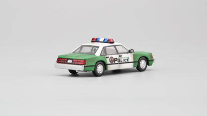 [Pre-order November] Perka 1/64 Vice City Diecast Model car Police Car With 1 figure