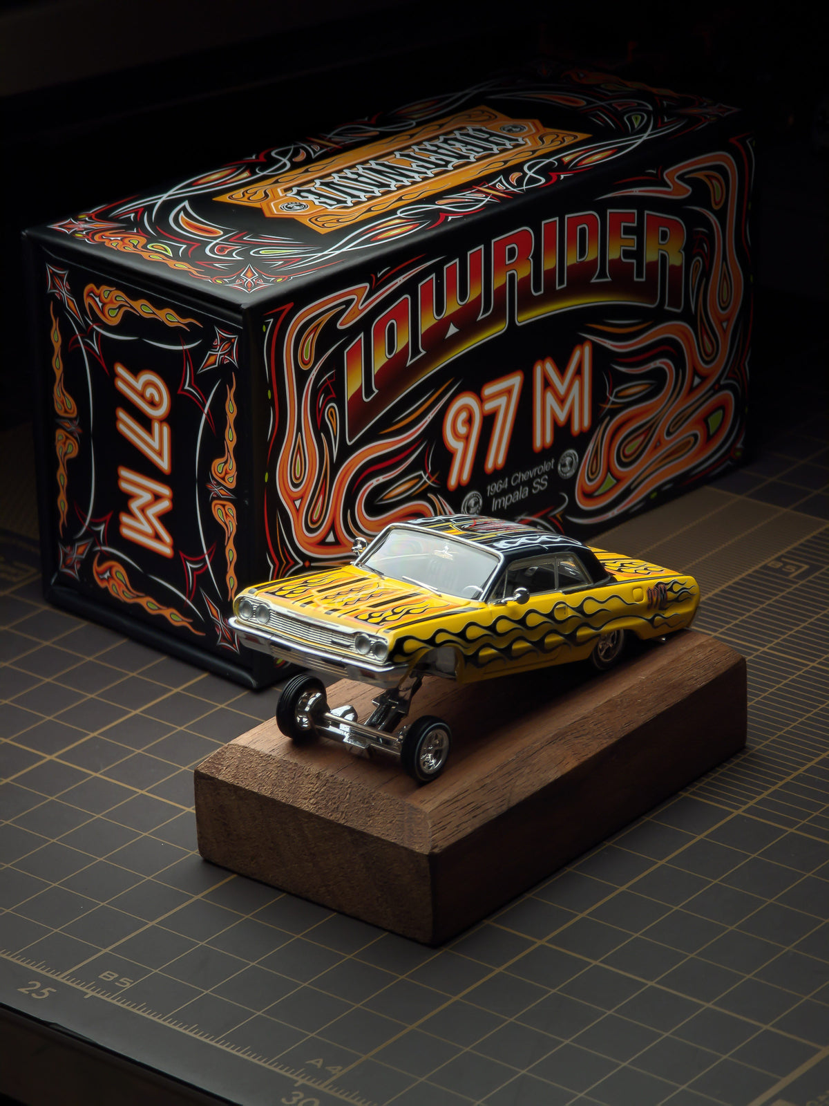 [Pre order] 97M Hangzhou Convention Exclusive 1:64 1964 Impala SS Lowrider Yellow Flame