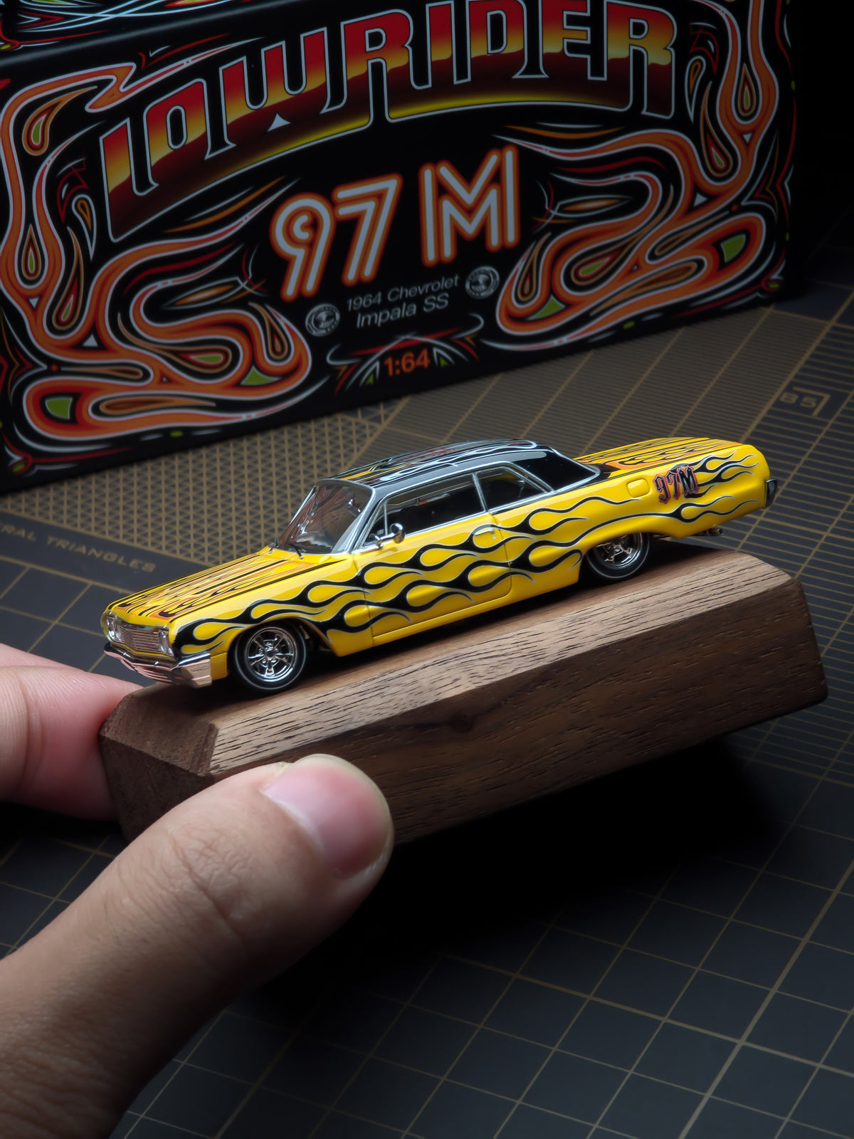 [Pre order] 97M Hangzhou Convention Exclusive 1:64 1964 Impala SS Lowrider Yellow Flame