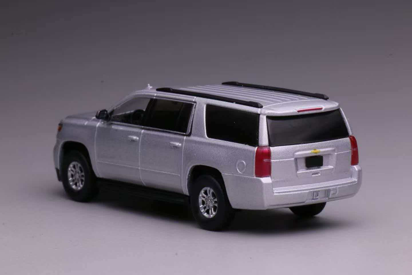 [Pre-order] 596 1:64 Chevrolet 15 Suburban Silver Diecast