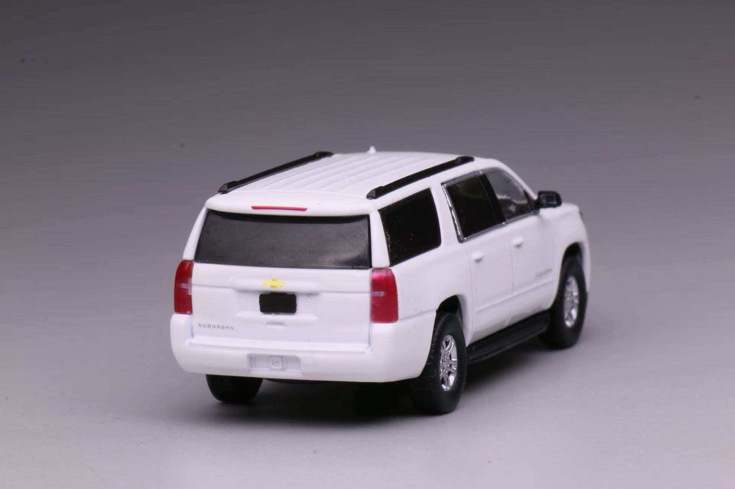[Pre-order] 596 1:64 Chevrolet 15 Suburban White Diecast