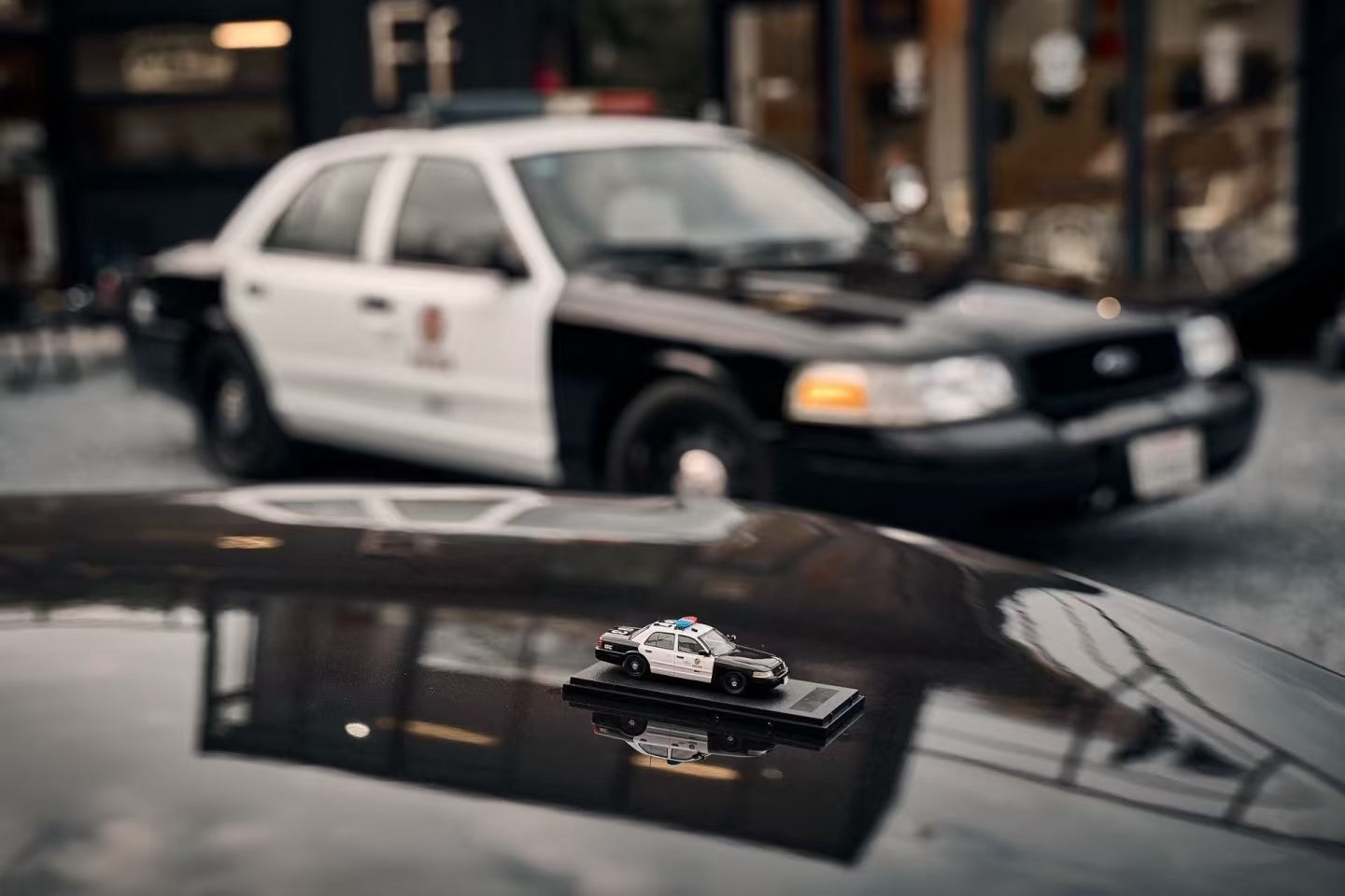 Rollin 1:64 Ford Crown Victoria Los Angeles Police Department No.377 LAPD