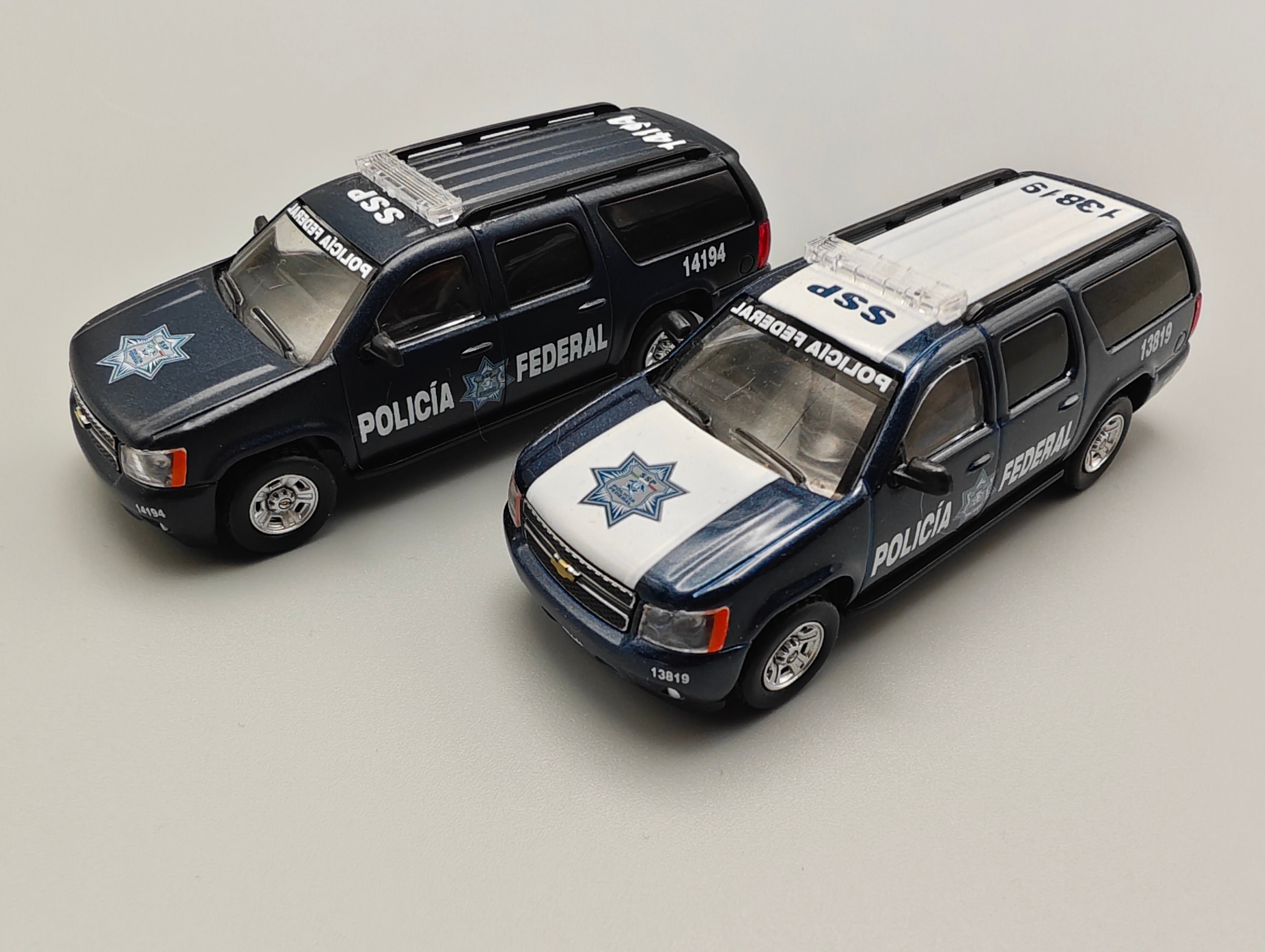 1/64 596 model シボレー サバーバン suburban アメ車 1/64 596 model シボレー サバーバン suburban アメ車