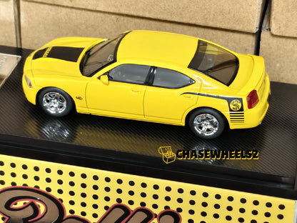 Rollin 1:64 Dodge Charger 08 R/T Yellow
