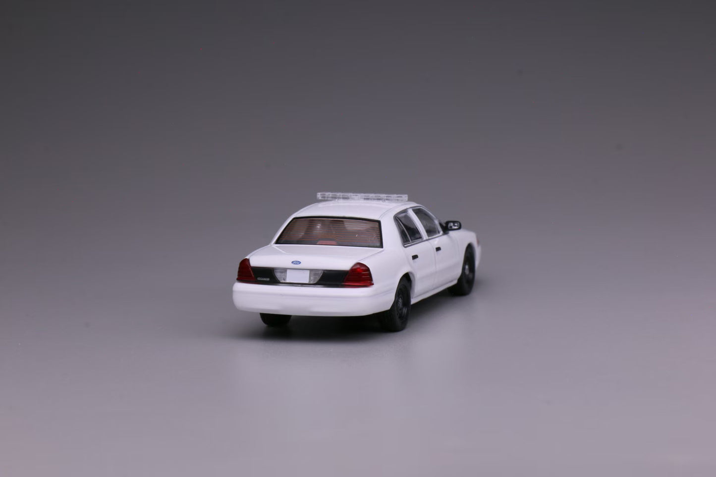 596 1:64 Ford CV CROWN VICTORIA White unmarked