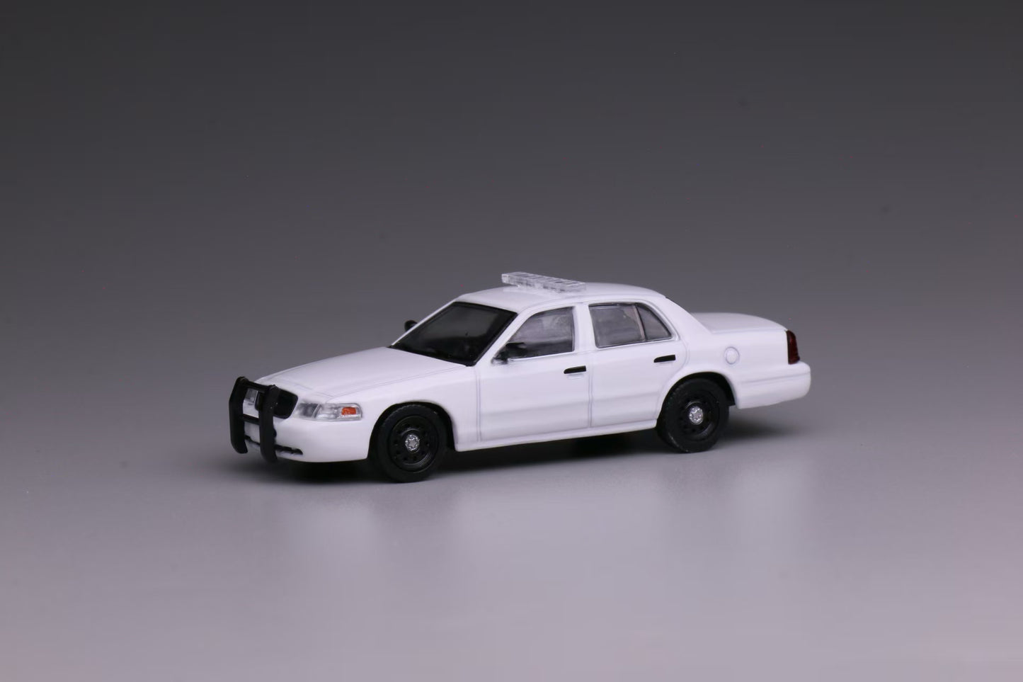 596 1:64 Ford CV CROWN VICTORIA White unmarked