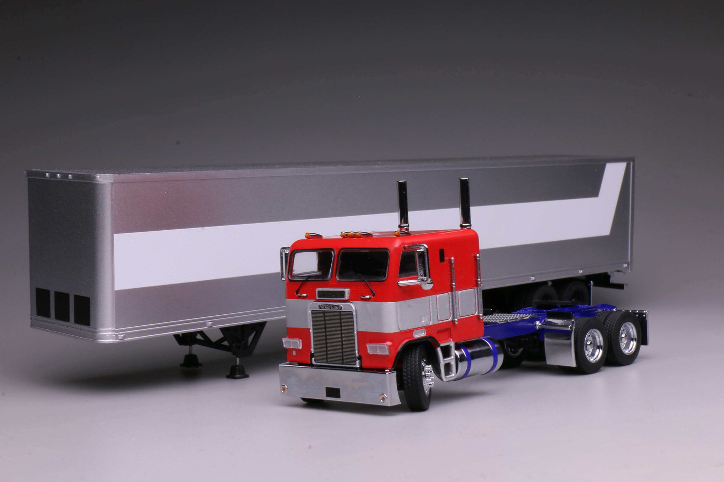 [Pre-order] 596 1:64 Freightliner Truck HEC Exclusive diecast