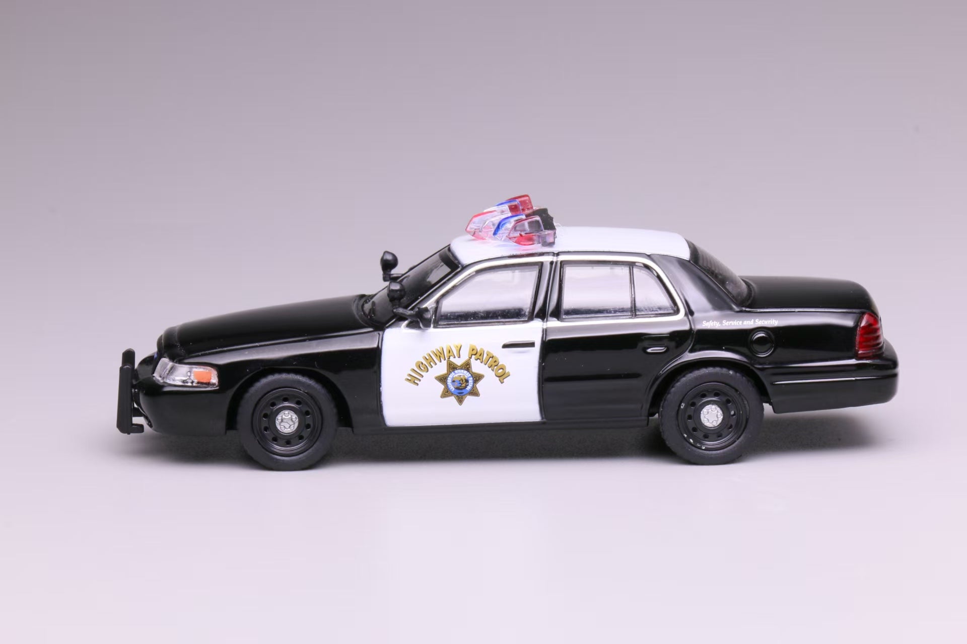 596 model 1:64 White Ford CV CROWN VICTORIA NYPD Police