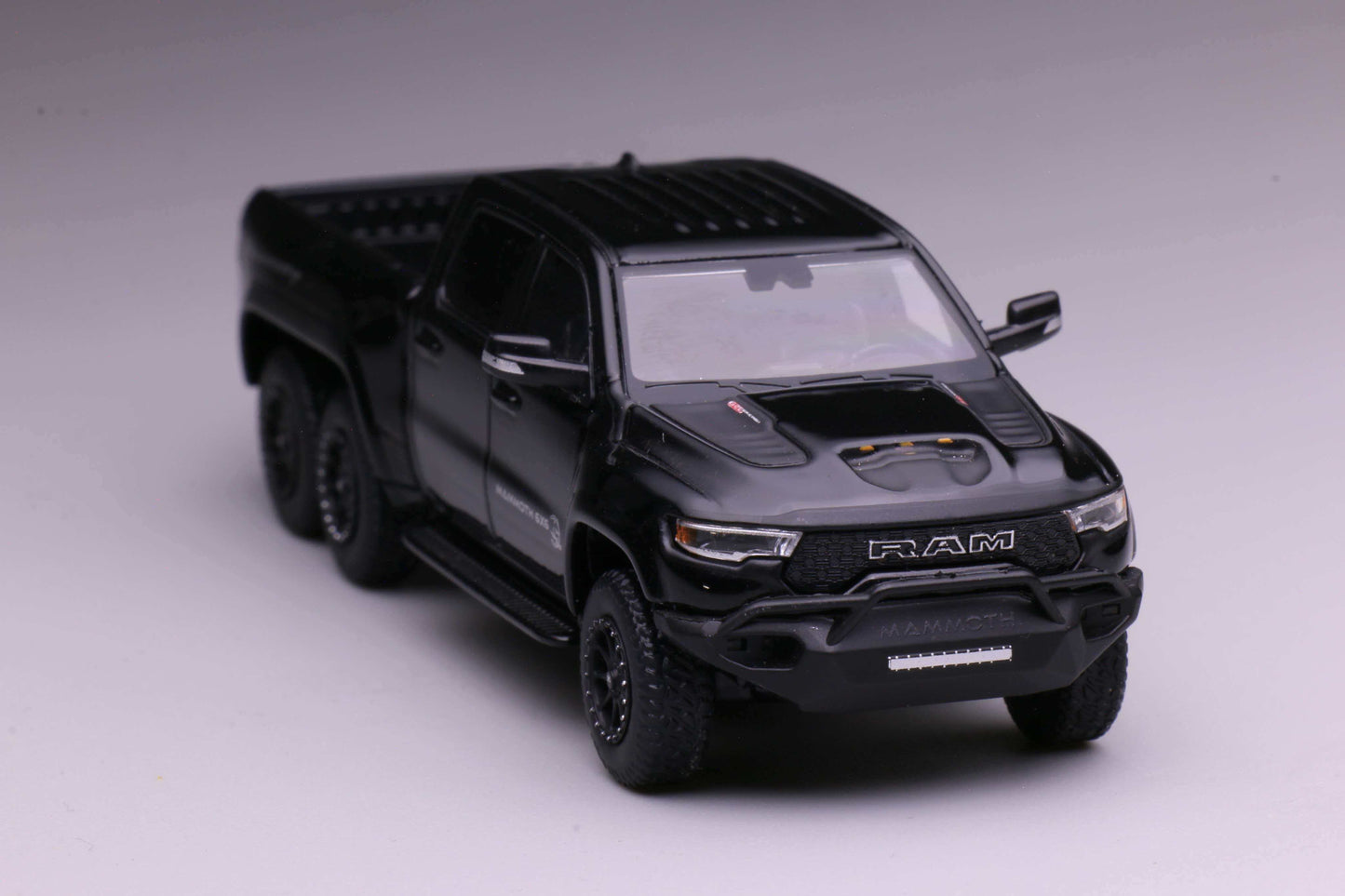 [Pre-order] 596 Dodge Ram 1500 TRX Mammoth 6x6 with working Light