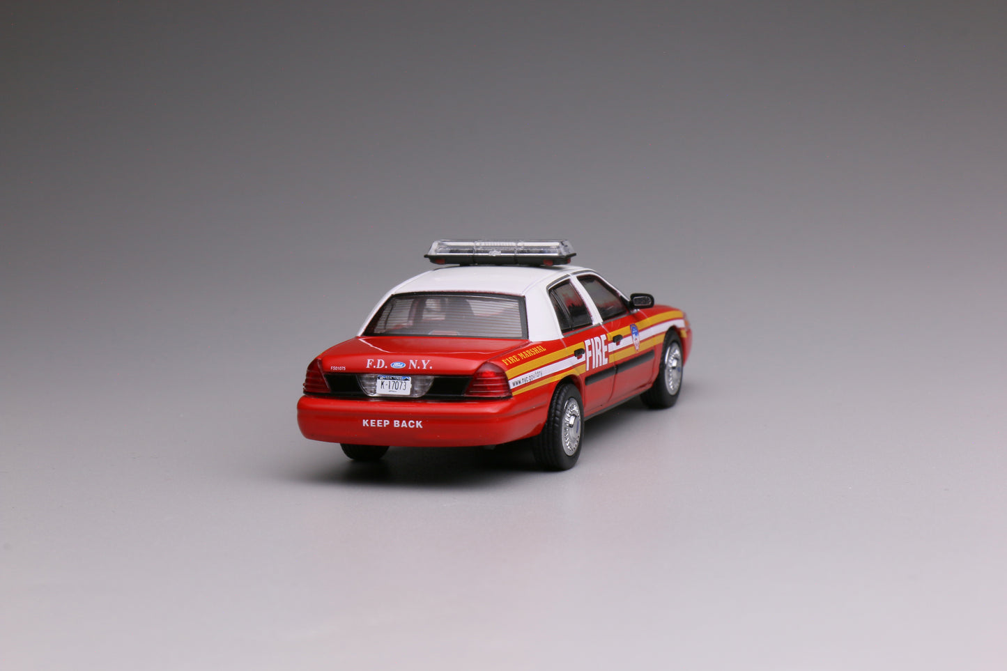 596 1:64 Ford CV CROWN VICTORIA New York Fire Department FDNY