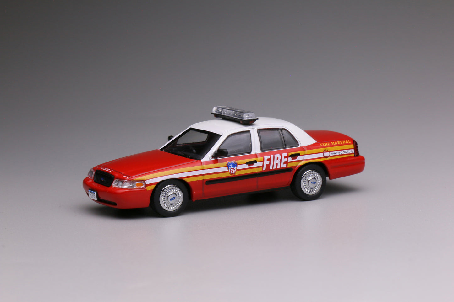 596 1:64 Ford CV CROWN VICTORIA New York Fire Department FDNY