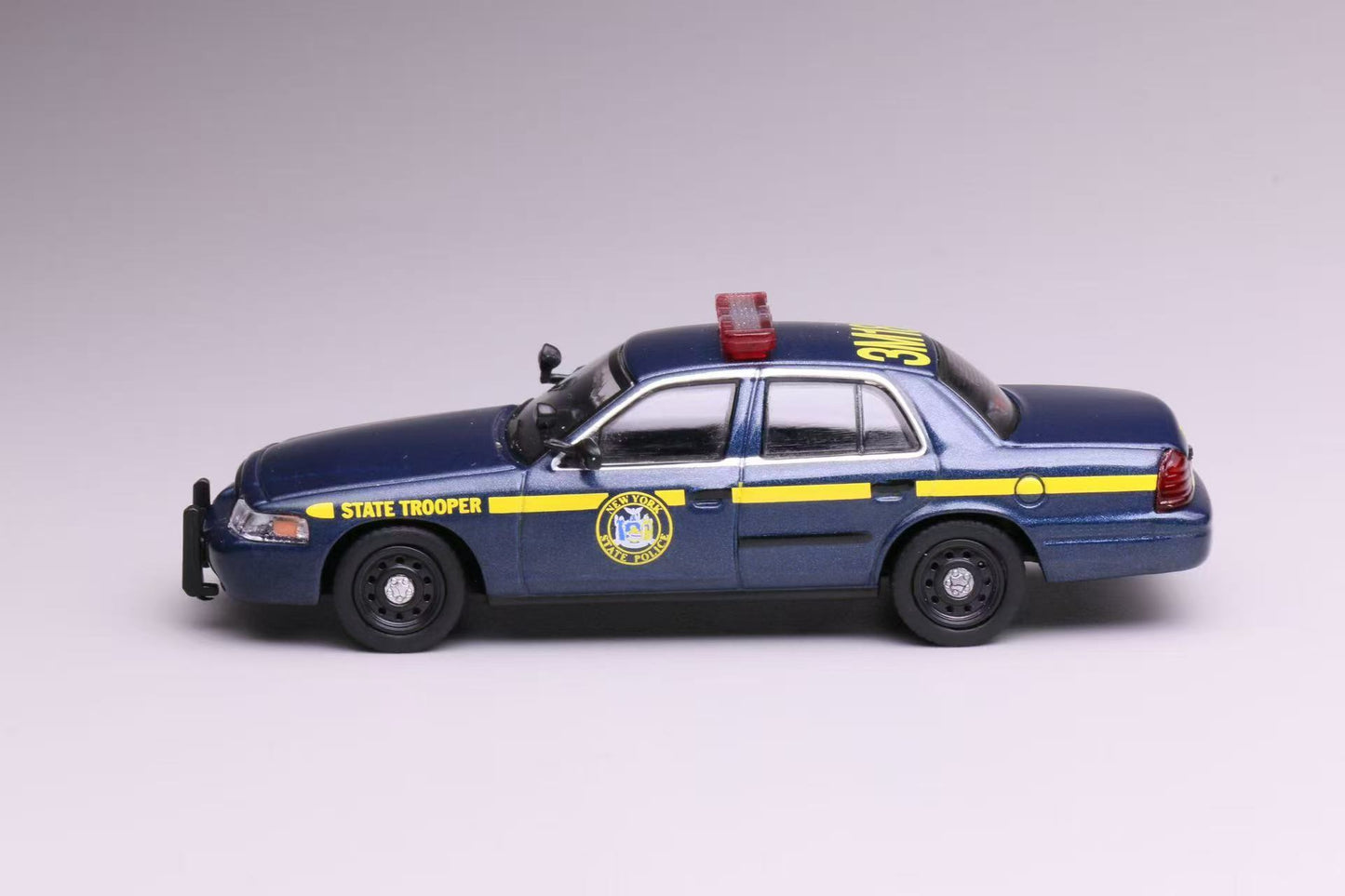 596 1:64 Ford CV Crown Victoria New York State Police