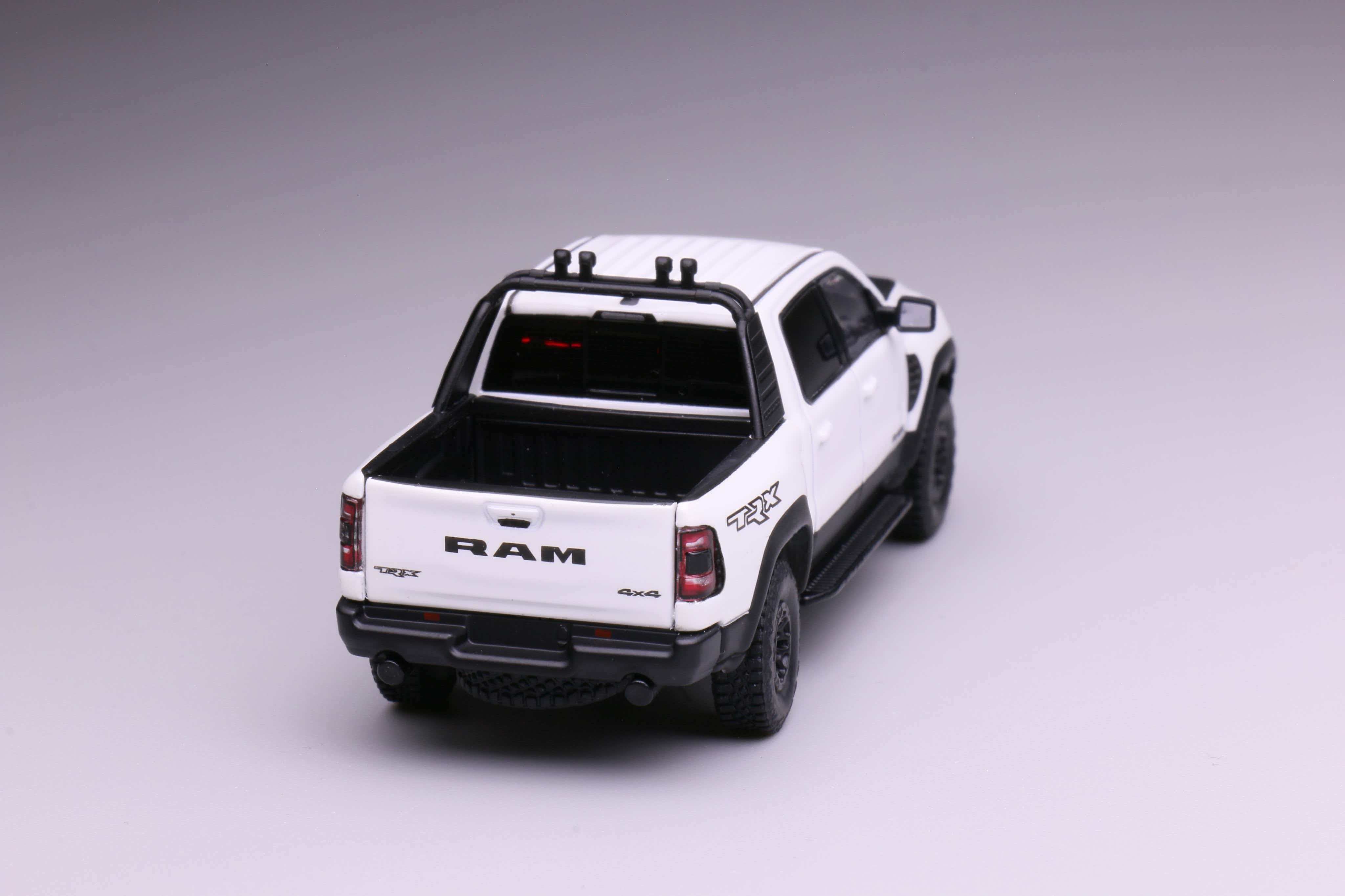 Pre-order] 596 1:64 Dodge Ram 1500 SRX Sports White – Chasewheels2