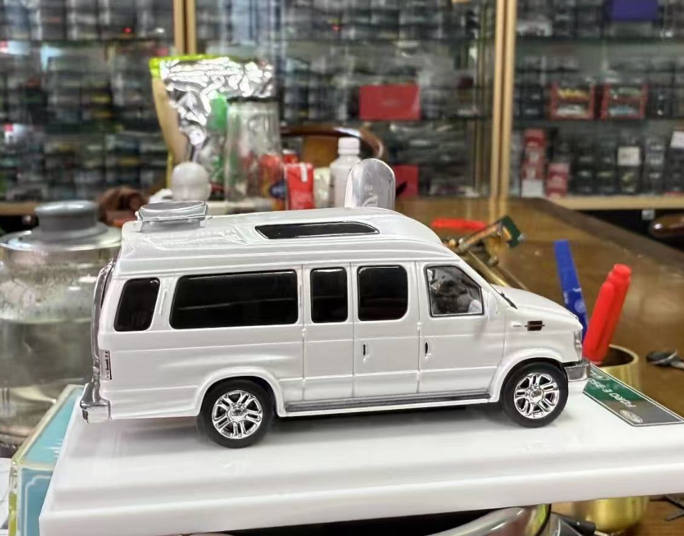 [Pre-order] MK Miniatures 1:64 E350 Van White